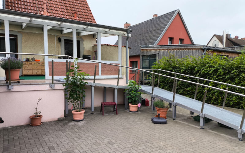 Technicus GmbH - Spezial-Rollstuhlrampe